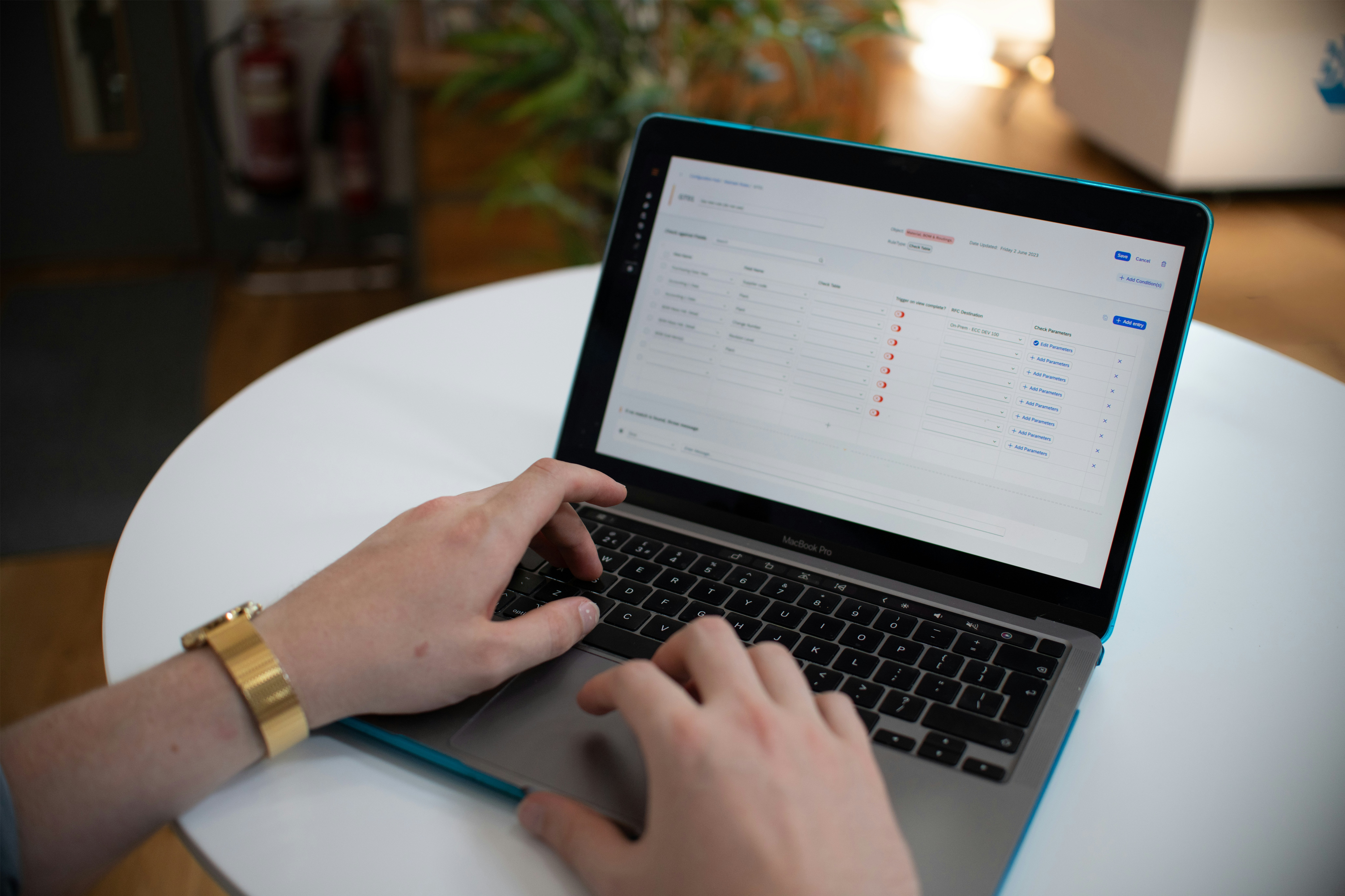 Intelligente Automatisierung von Routineaufgaben und internen Workflows